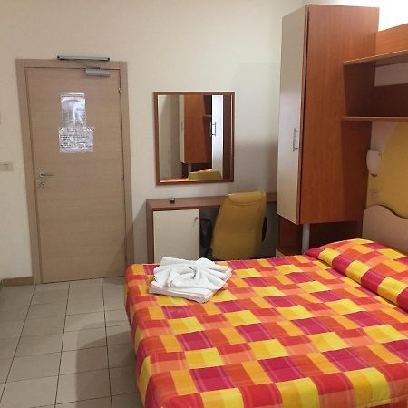 Hotel New Happy Rimini Exteriér fotografie