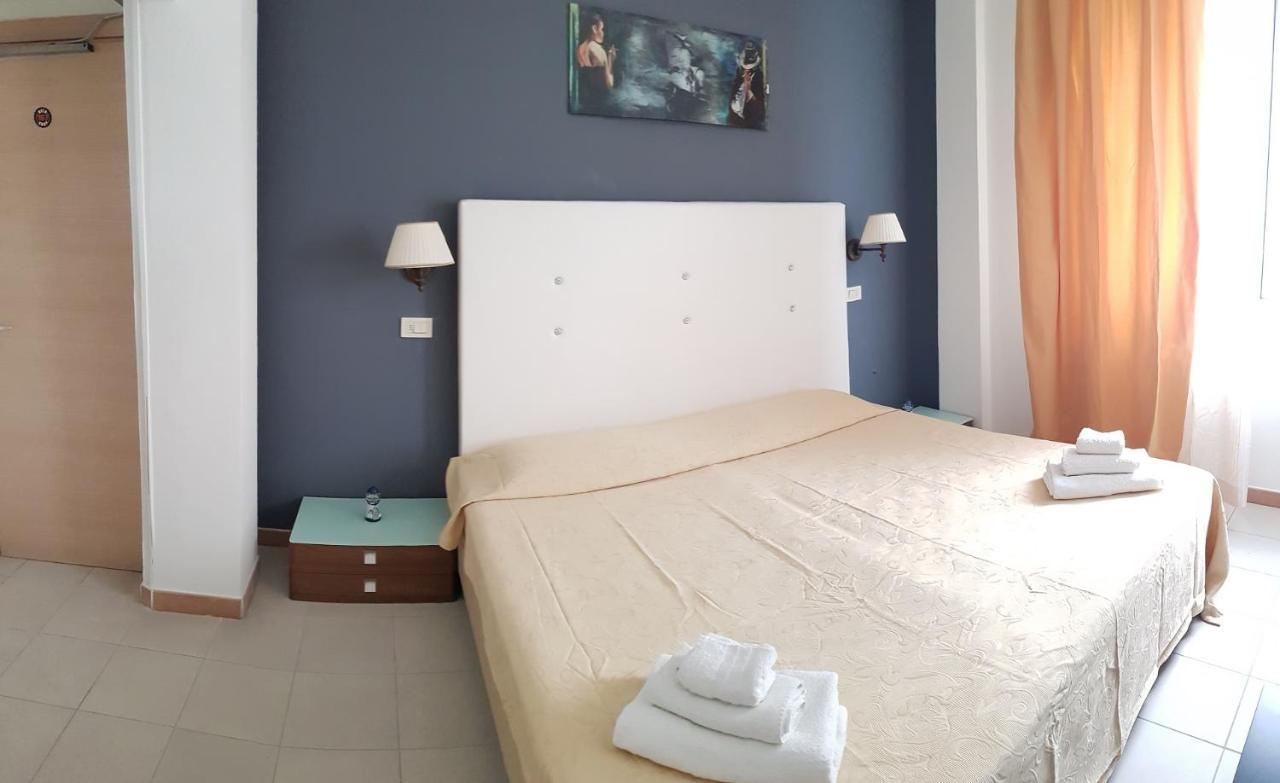 Hotel New Happy Rimini Exteriér fotografie