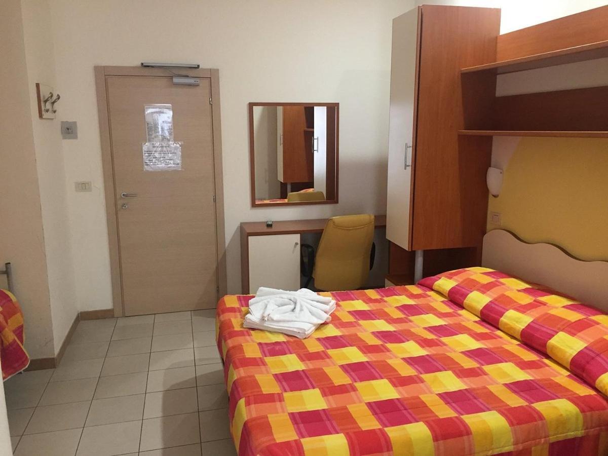 Hotel New Happy Rimini Exteriér fotografie
